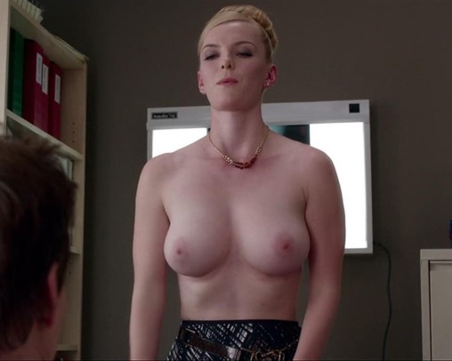 Betty Gilpin  nude photo