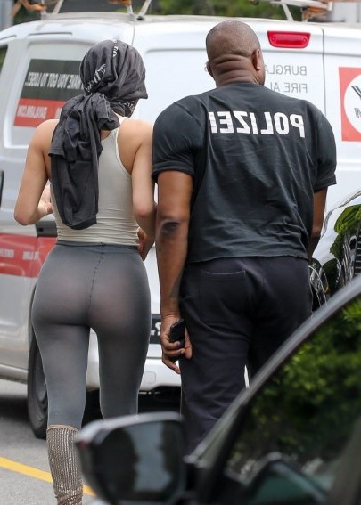 Bianca Censori  nude photo