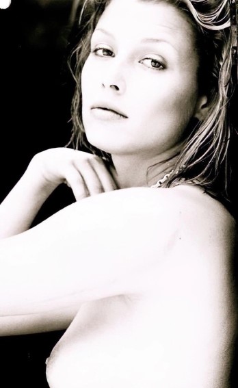 Bridget Moynahan  nude photo