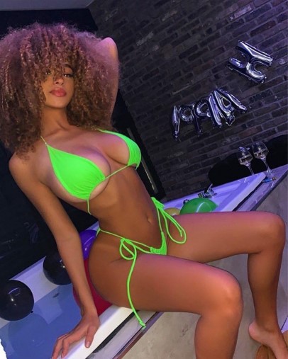 Dana Curly  nude photo