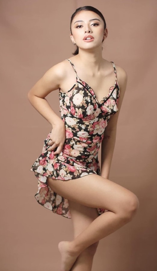 Denise Esteban Sexy Legs Hot Feet  nude photo