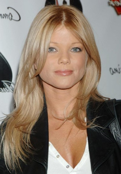 Donna D’Errico Beautiful Blonde Actress  nude photo