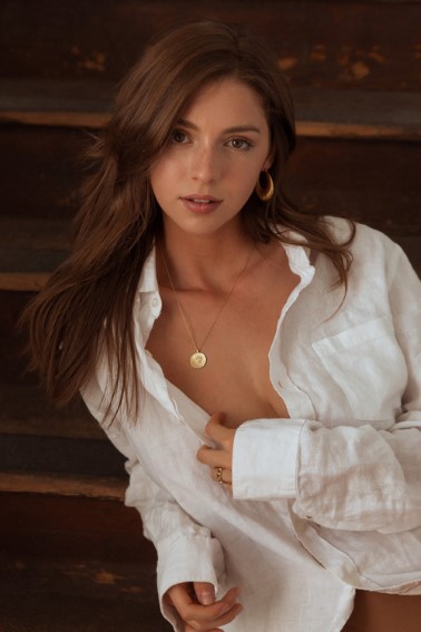 Elena Safavi  nude photo