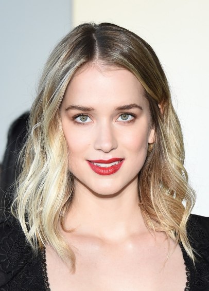 Elizabeth Lail  nude photo
