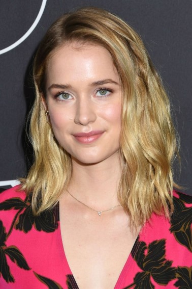 Elizabeth Lail  nude photo