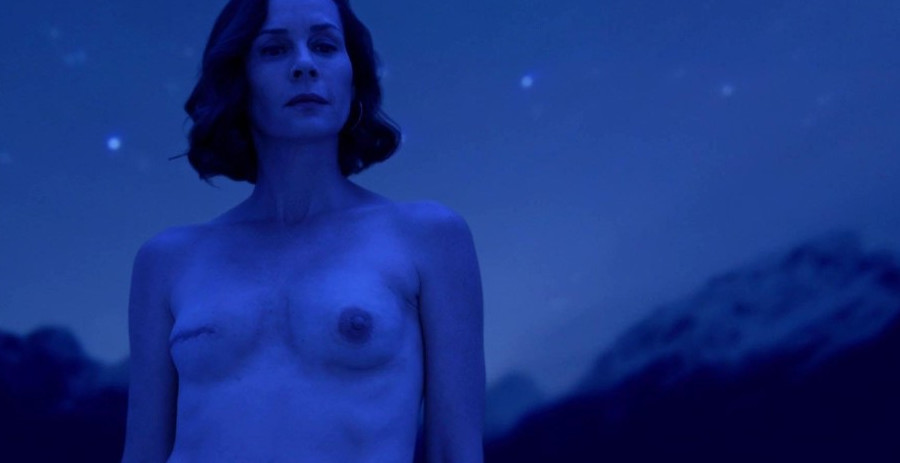 Embeth Davidtz Topless  nude photo