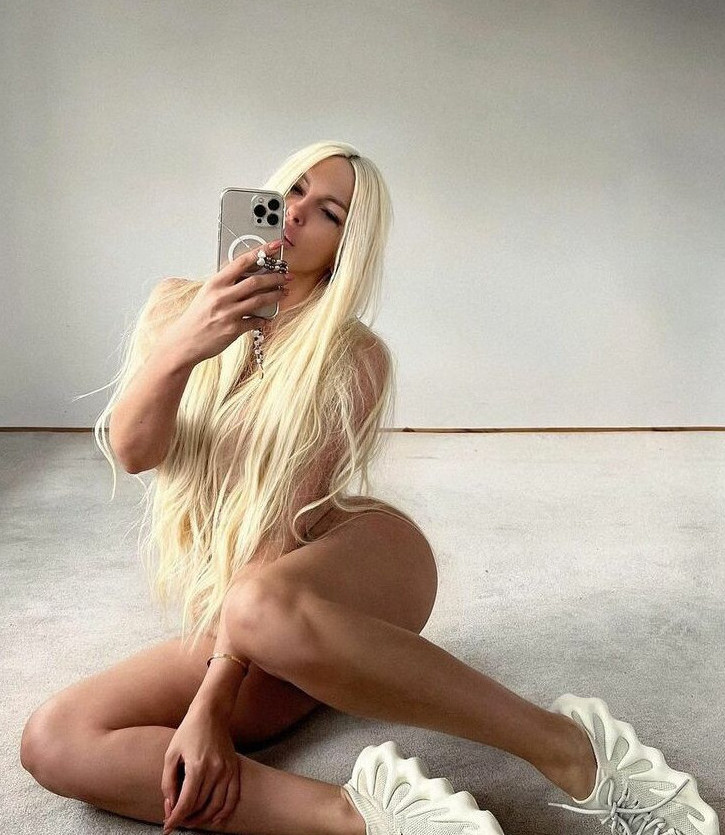 Jelena Karleusa  nude photo