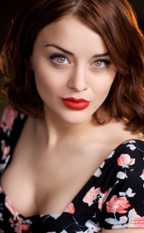 Jordan Hinson Tits Cleavage Sexy Actress  nude photo