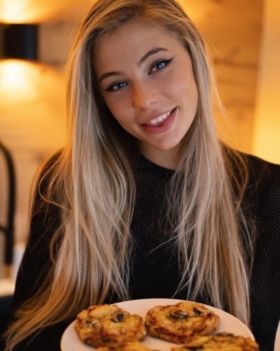 Jutta Leerdam  nude photo