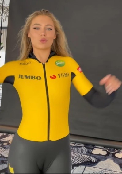 Jutta Leerdam  nude photo