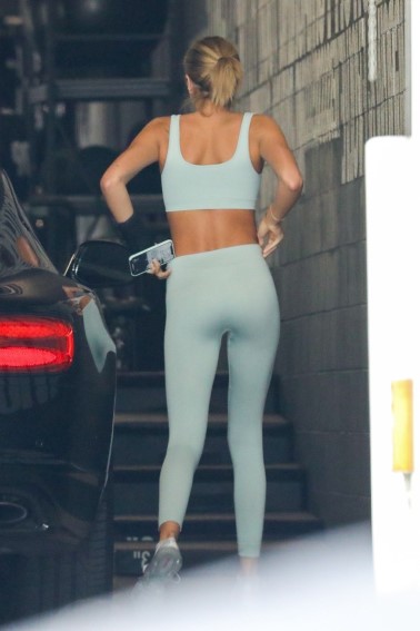 Kaia Gerber in seafoam green sports bra and leggings  nude photo