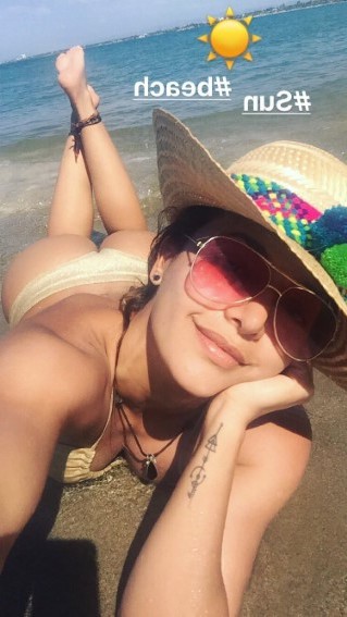 Laura Penuela  nude photo