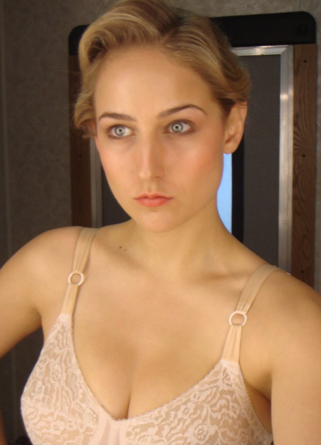 Leelee Sobieski  nude photo