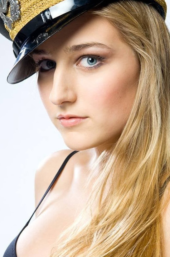 Leelee Sobieski  nude photo