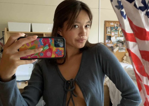 Lily Chee  nude photo