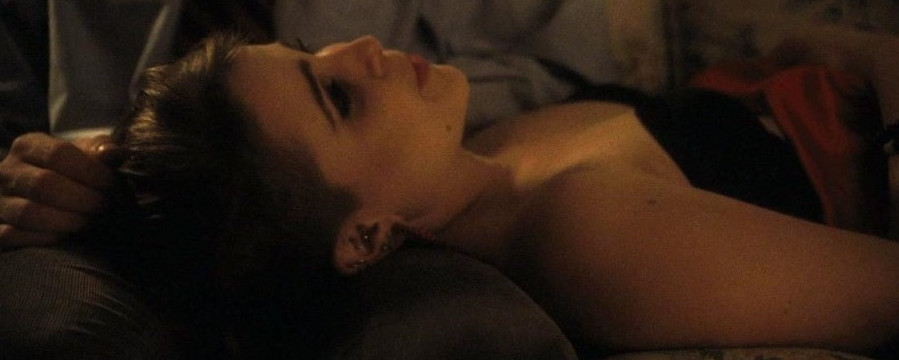 Mae Whitman Sexy Perks  nude photo