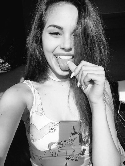 Maggie Lindemann  nude photo