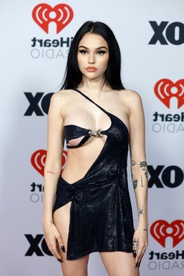 Maggie Lindemann  nude photo