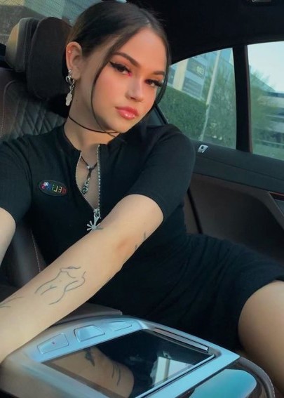 Maggie Lindemann  nude photo