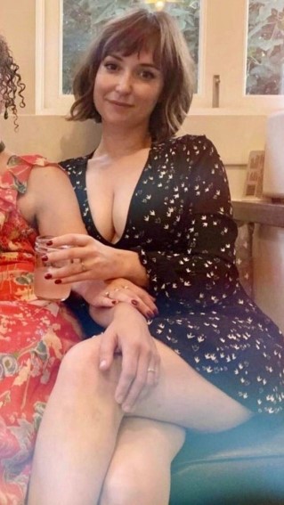 Milana Vayntrub  nude photo