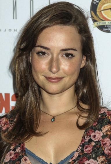 Milana Vayntrub  nude photo