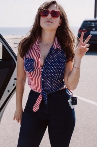 Milana Vayntrub  nude photo