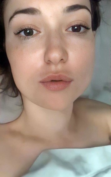 Milana Vayntrub  nude photo