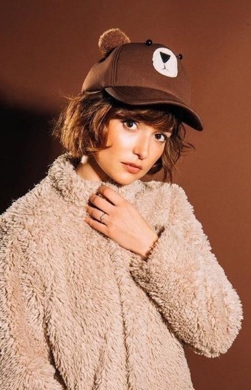 Milana Vayntrub  nude photo