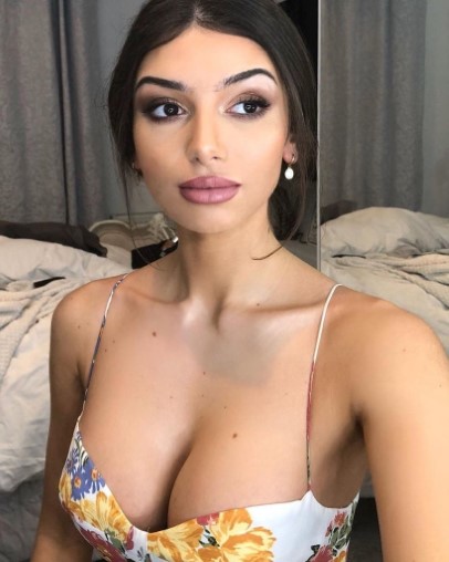 Mimi Keene Big Tits Cleavage  nude photo