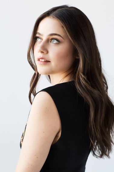 Molly Gordon  nude photo