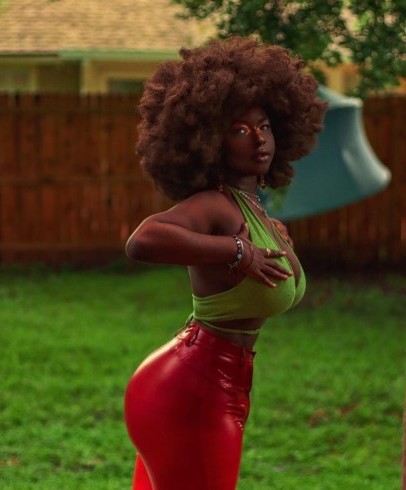 Negraitta  nude photo