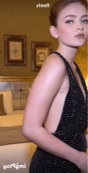 Sadie Sink  nude photo