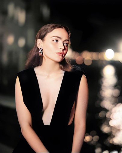 Sadie Sink  nude photo