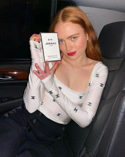Sadie Sink  nude photo