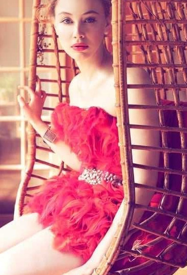 Sarah Gadon  nude photo