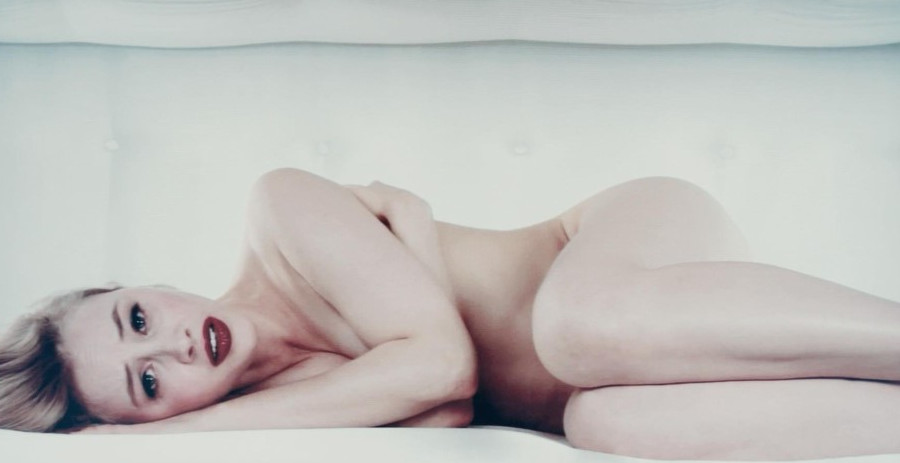 Sarah Gadon Naked Actress Sexy Body  nude photo