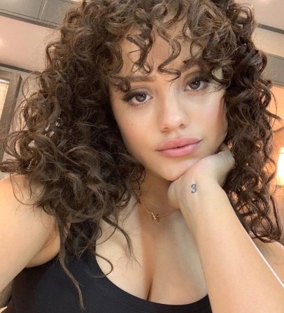 Sarah Jeffery with curly hair  nude photo