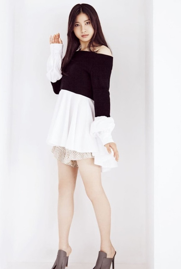 Tao Tsuchiya Legs Sexy Actress  nude photo