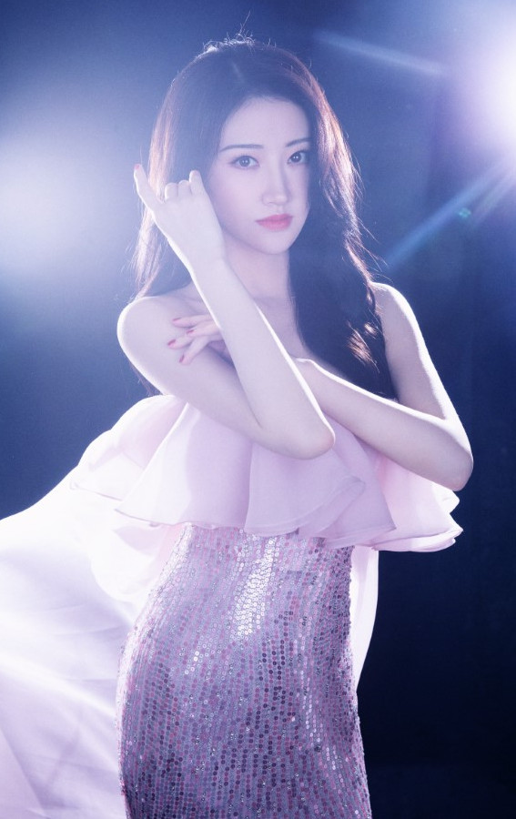 Tian Jing  nude photo