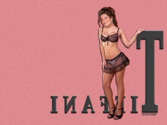 Tiffani Thiessen  nude photo