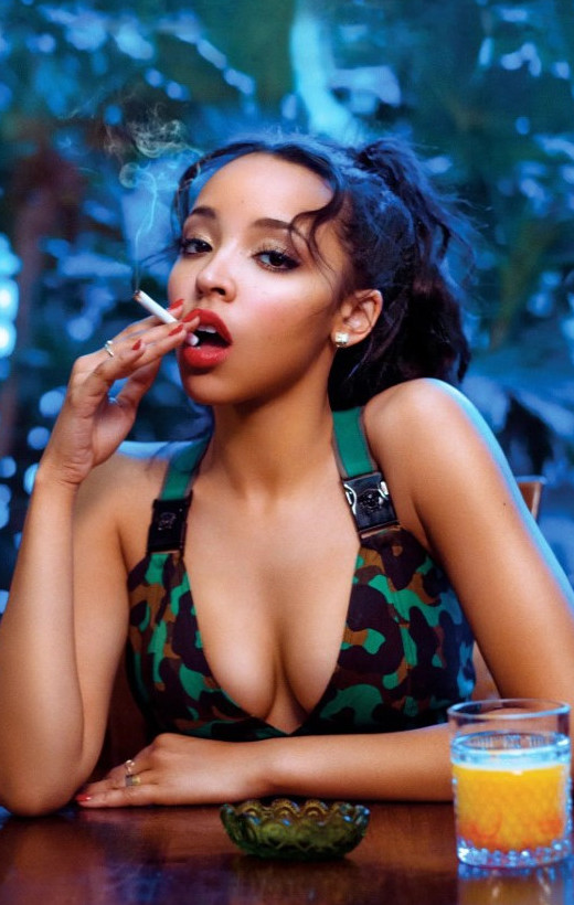 Tinashe Hot Boobs  nude photo