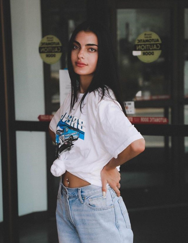 Toni Breidinger  nude photo