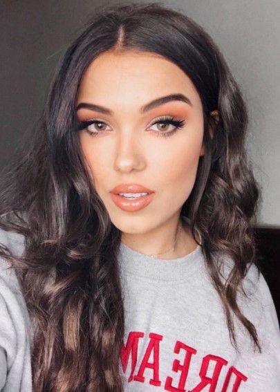 Vania Fernandes  nude photo