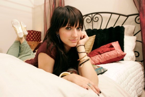 Ashlee Simpson  nude photo