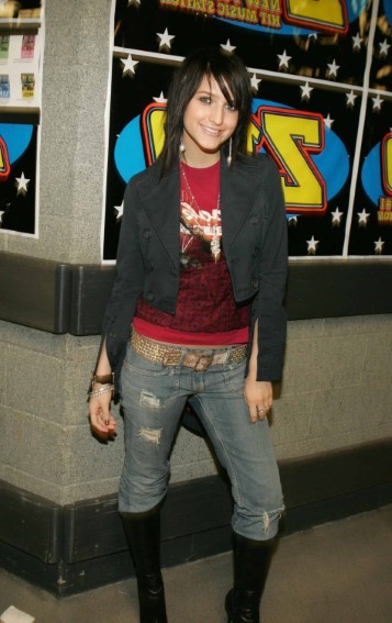 Ashlee Simpson  nude photo