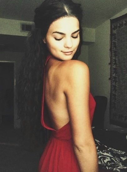 Brianna Hildebrand  nude photo