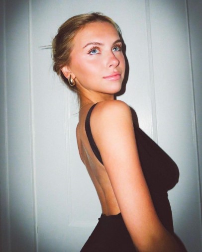 Courtney Antalek  nude photo