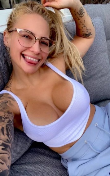 Ebanie Bridges  nude photo