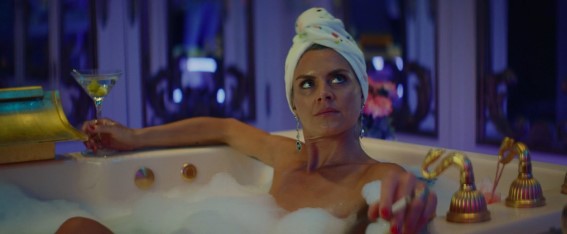 Eliza Coupe  nude photo