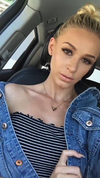 Emma Hix  nude photo